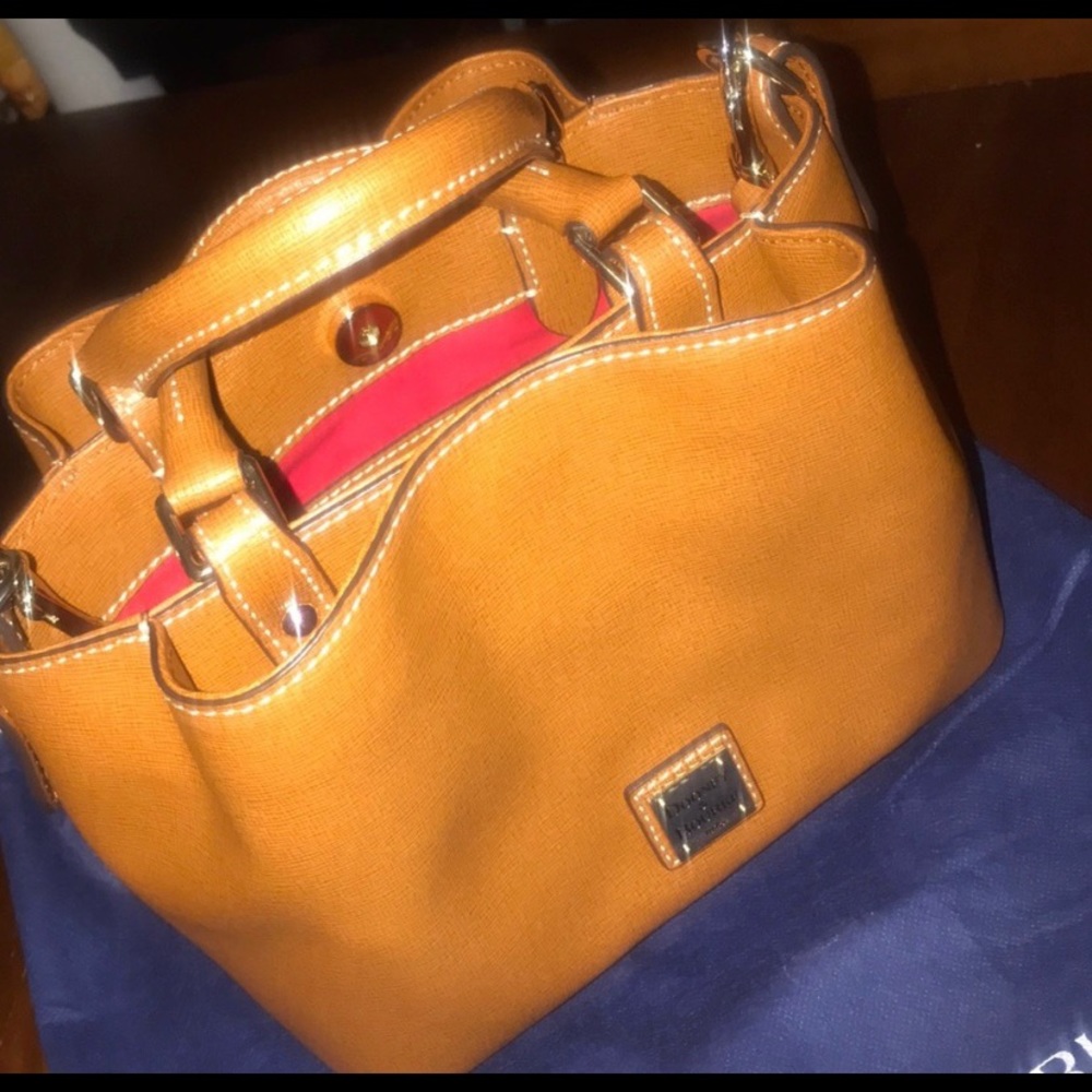 Dooney & Bourke mini Barlow - brand new!